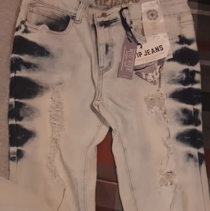 NWT Skinny Distressed Jeans.